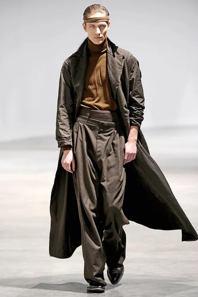 Look 12